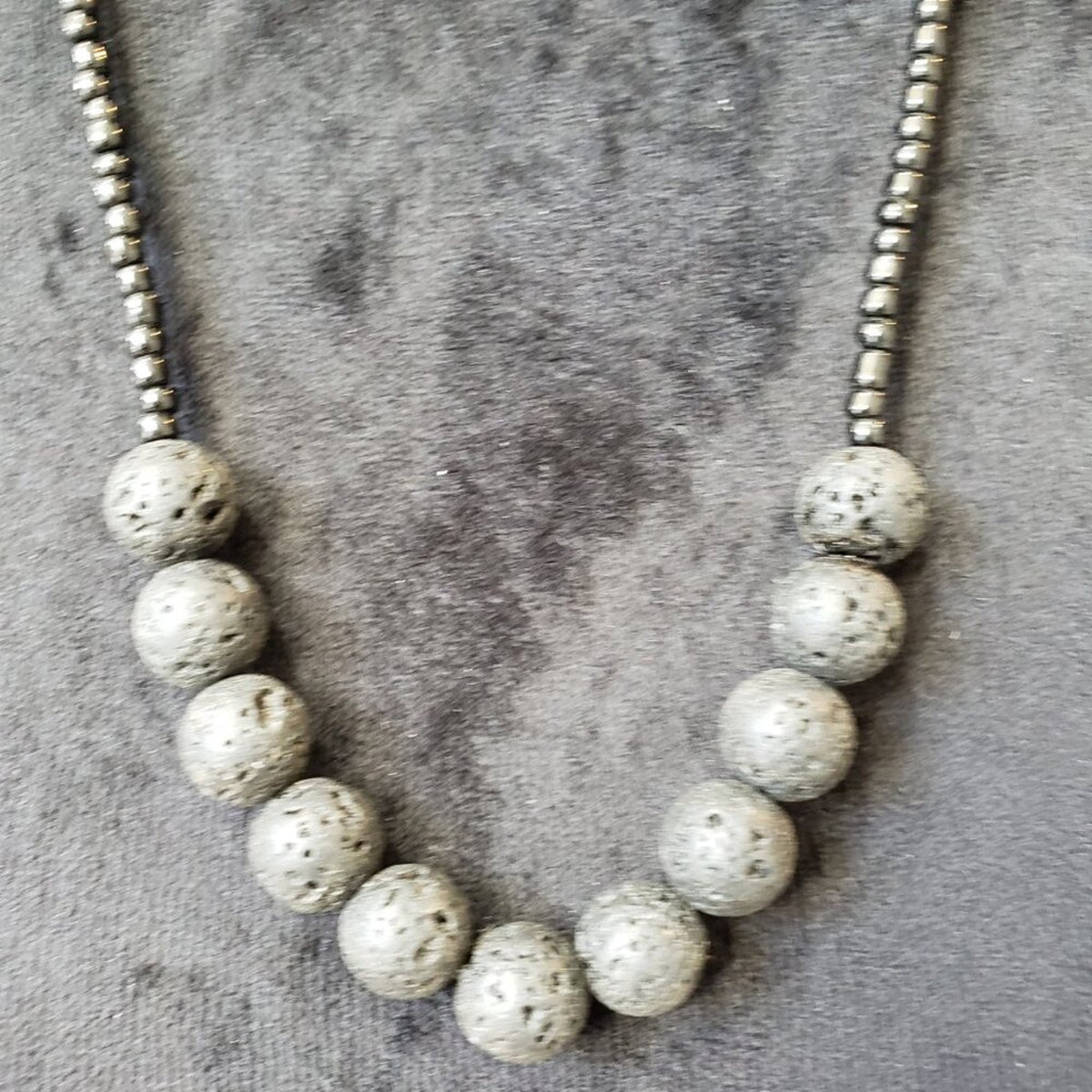 Women Fashion Gray Sponge Coral Round Beads Necklace Jewelry with Lobster Clasp