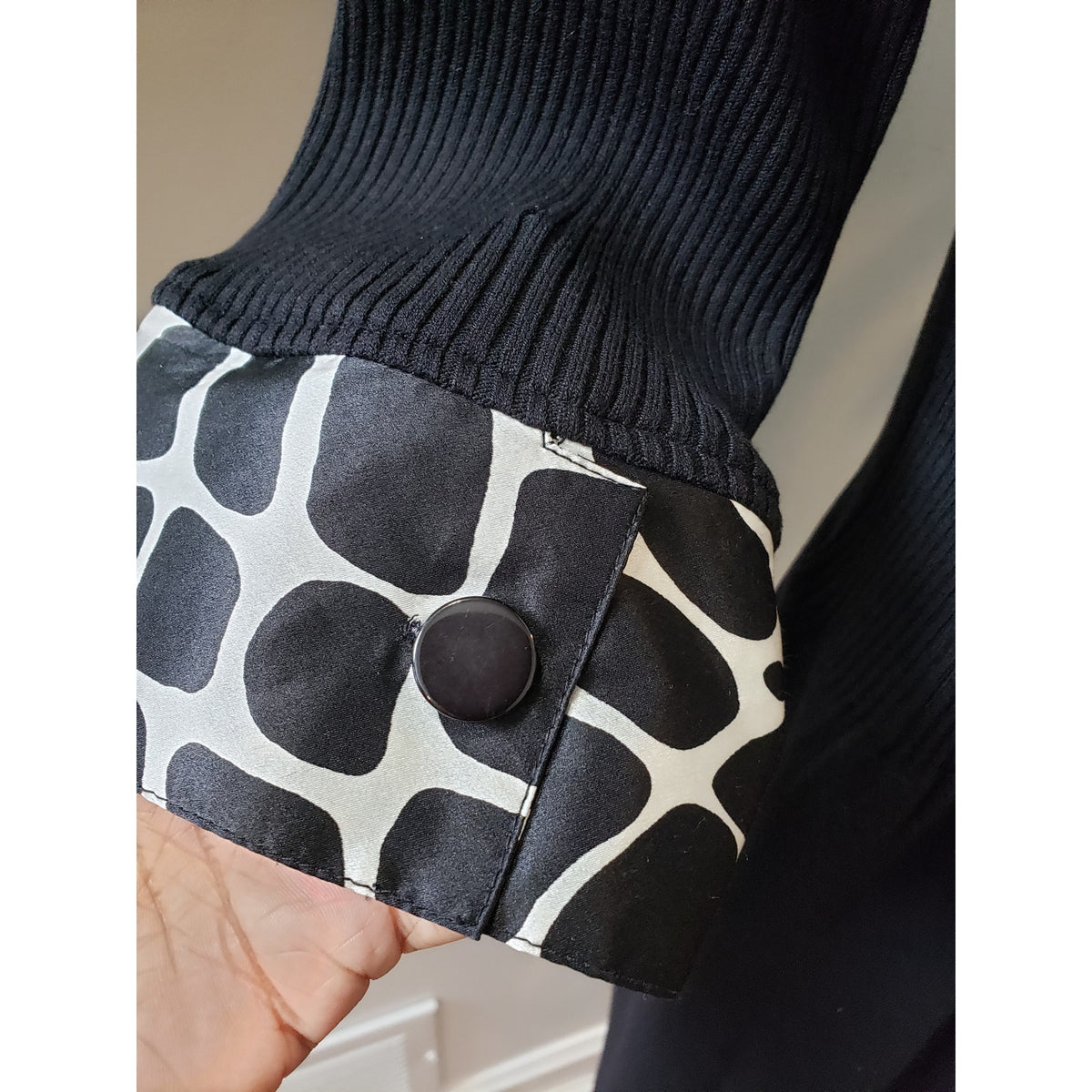 INC Women's Dress Size M Black Knit Contrast Collar Cuff Giraffe Print