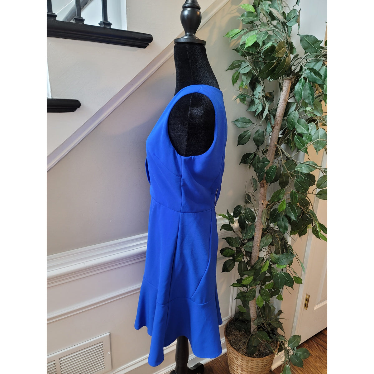 Aryn K Sleeveless Dress Women Medium Blue Fit Flare Ruffle Hem Cocktail Party