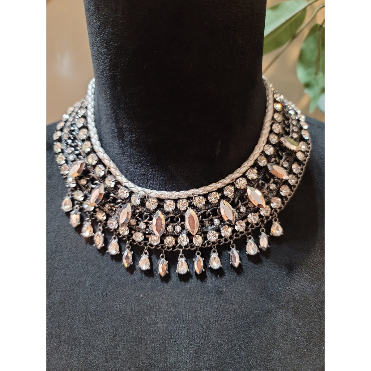Women's Statement Rhinestone Choker And Necklace With Adjustable Chain Lock