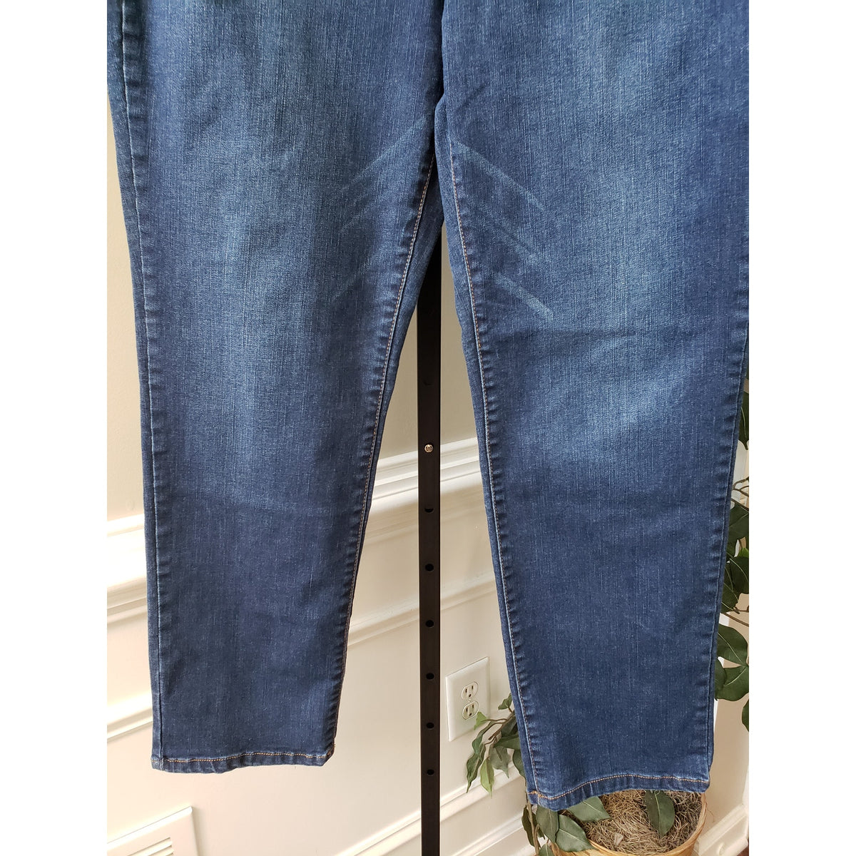 Terra & Sky Jeans Womens 14W Blue Denim Pockets High Rise Waistband Skinny Leg