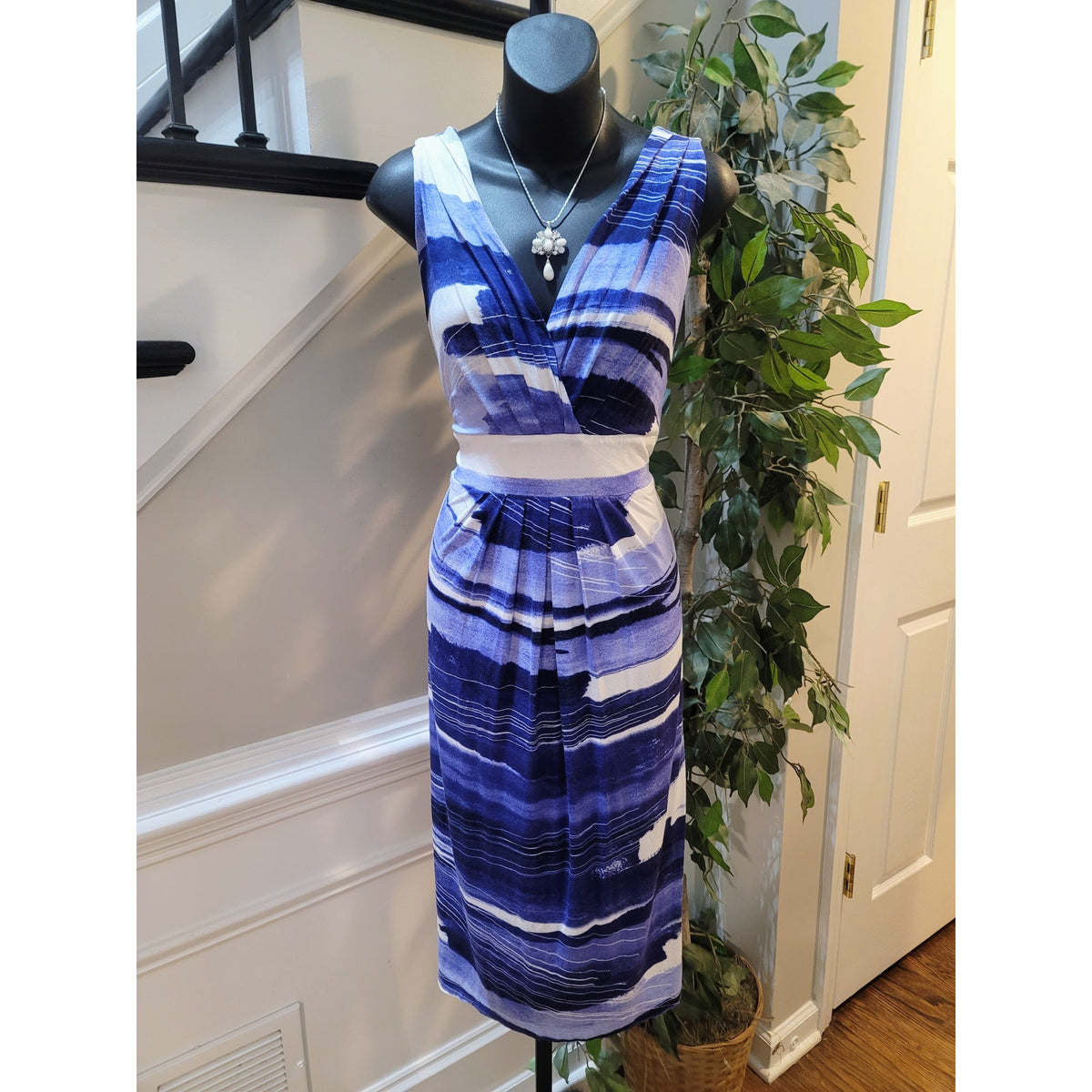 Karen Kane Sheath Dress Women's 1X Blue White Abstract Wrap V-Neck Casual Party