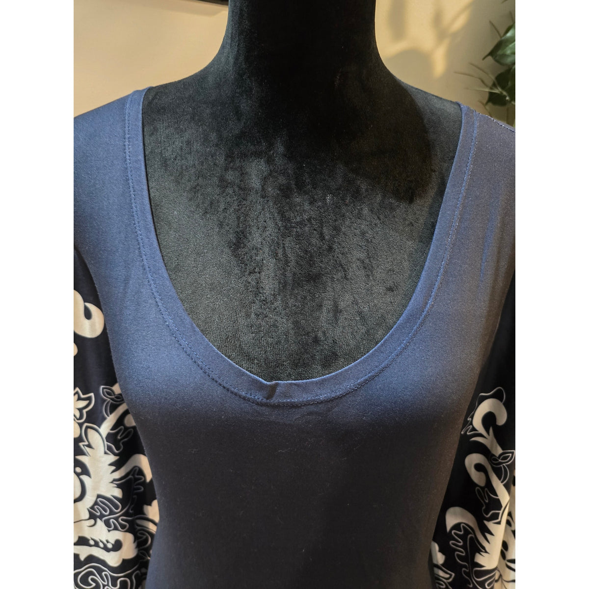 White Mark Yanette Tunic Top 2XL Navy White Stretch Flirty Scoop Drop Shoulder