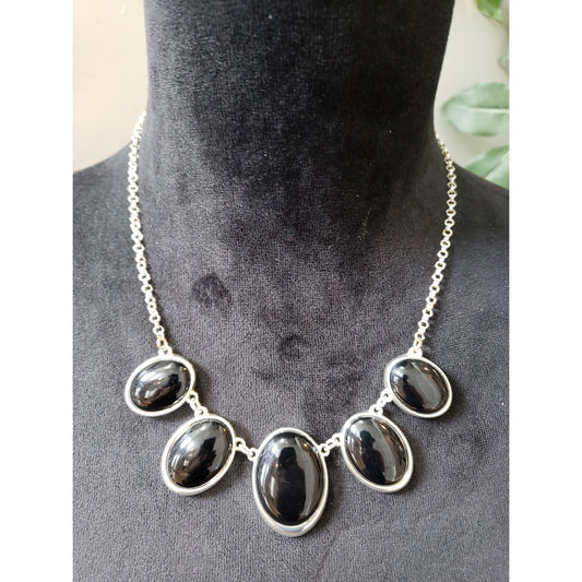 Women's Liz Claiborne Silver Chain Black Oval Statement Necklace Elegant Design