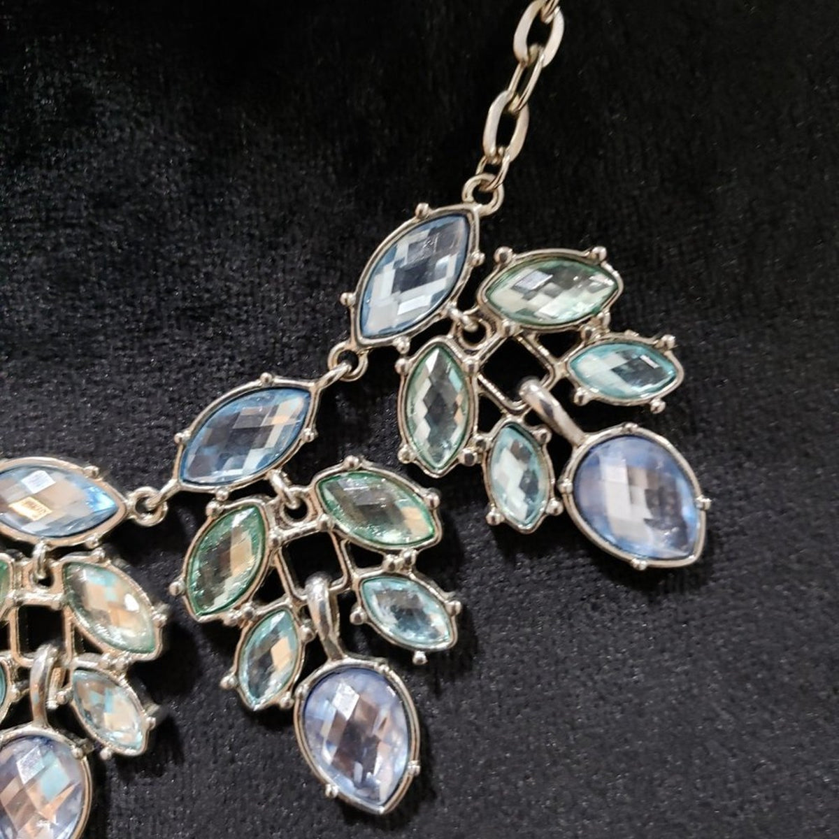 Womens Fashion Silver Aquamarine Glass Beads Collar Necklace with Lobster Clasp