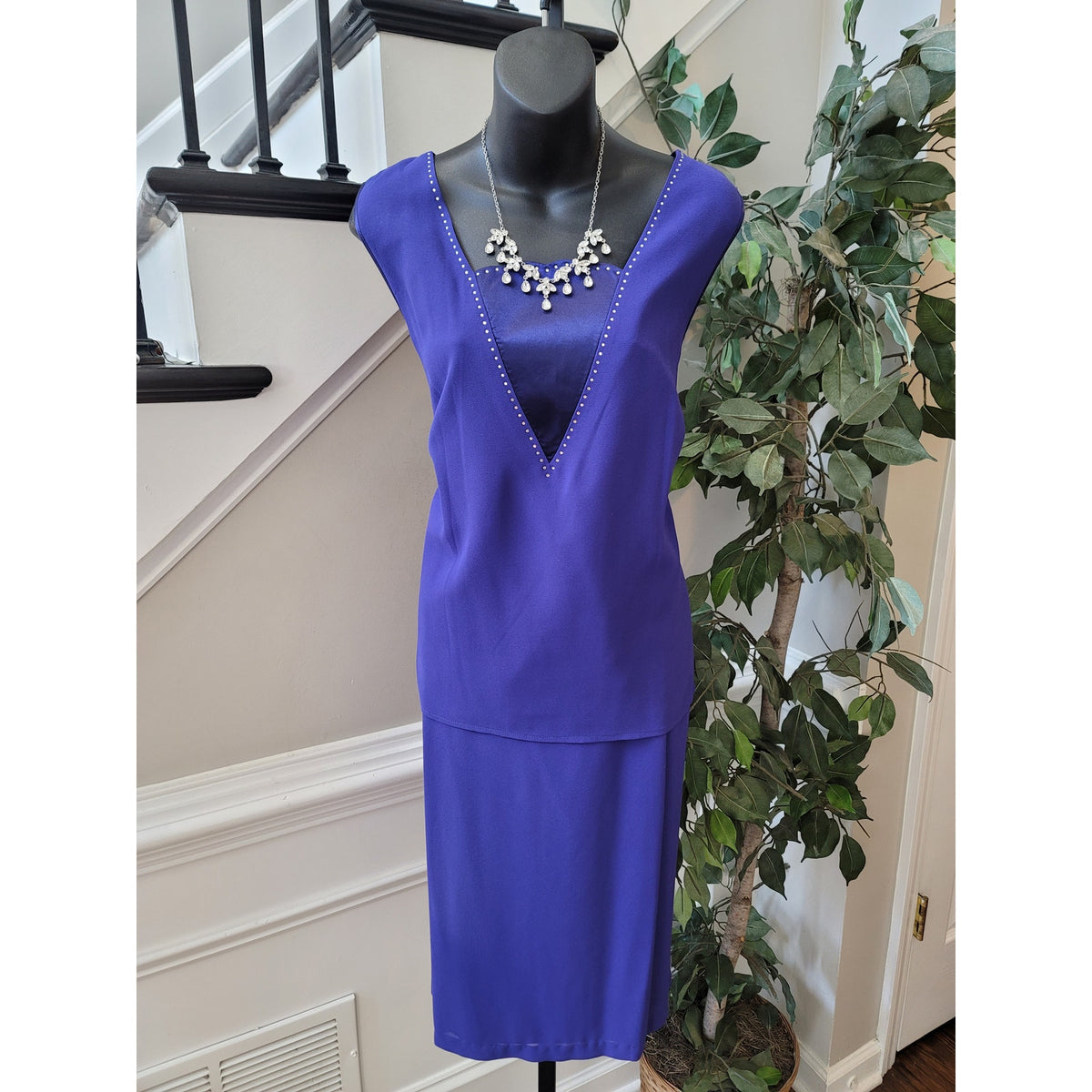 EY Boutique Skirt Suit Women's SZ 18 purple Rhinestone Button Front Back Zipper