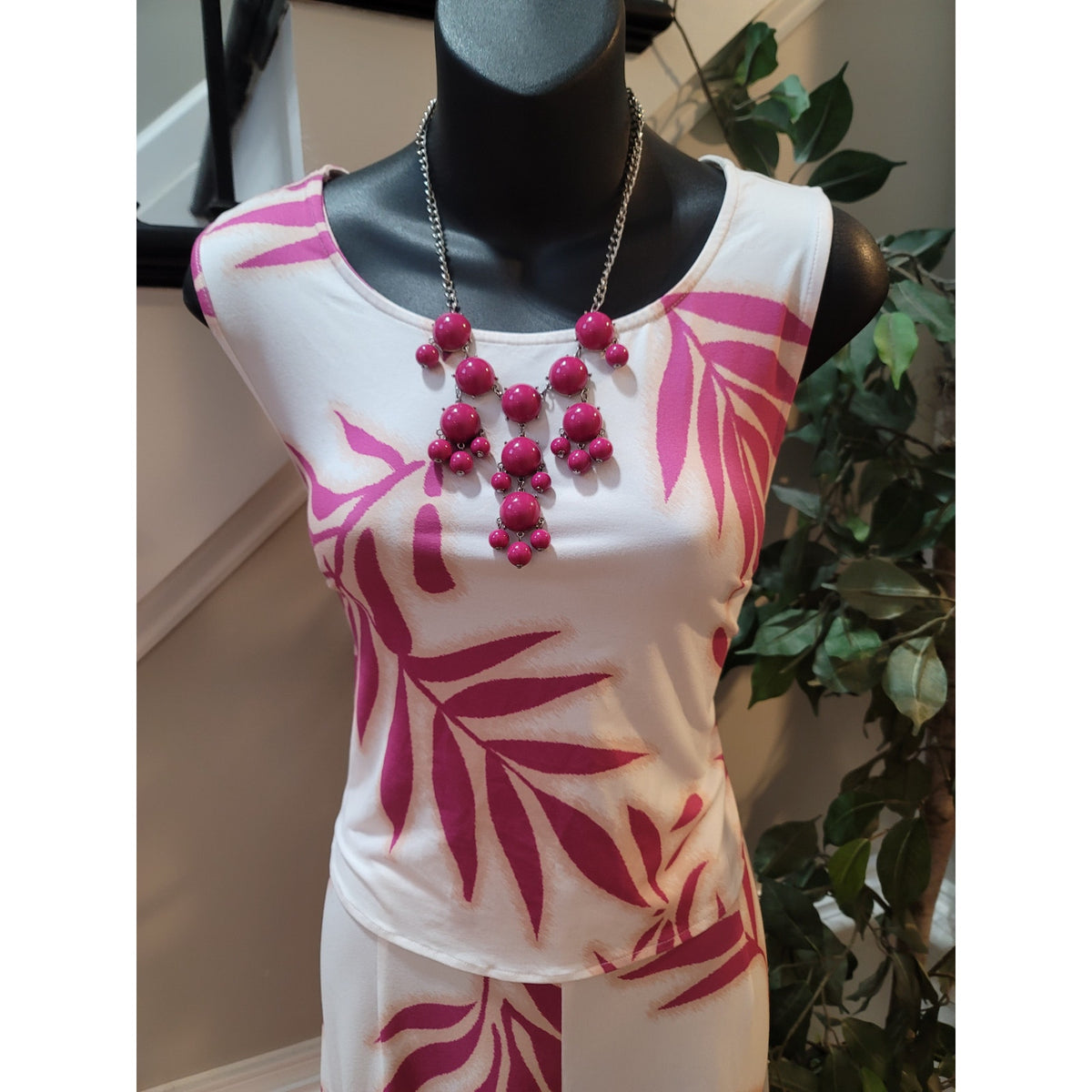 Roylamp Co-Ord Set Women's Small White/Pink Palm Leaf Round Neck Sleeveless