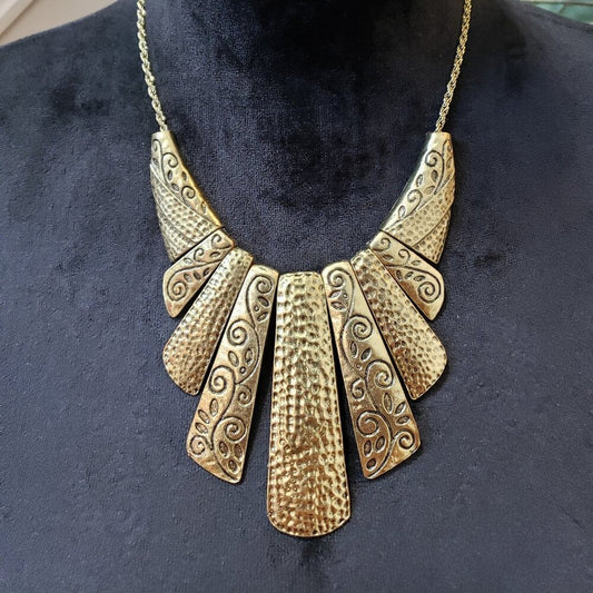 Women Gold Tone Hammered Metal Collar Choker Necklace Jewelry with Lobster Clasp