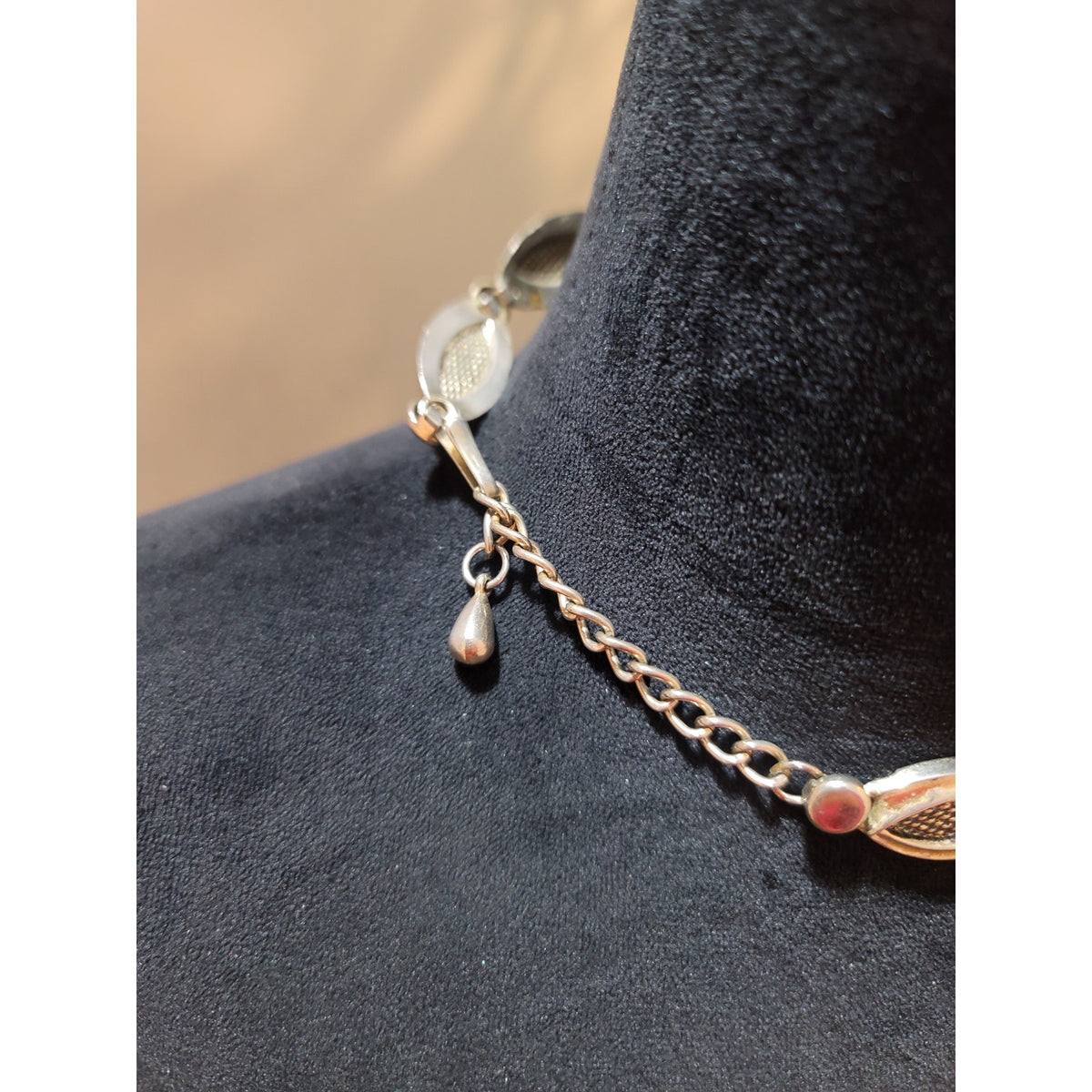 Women's Vintage Gold Tone Link Choker Necklace With Adjustable Chain Clasps