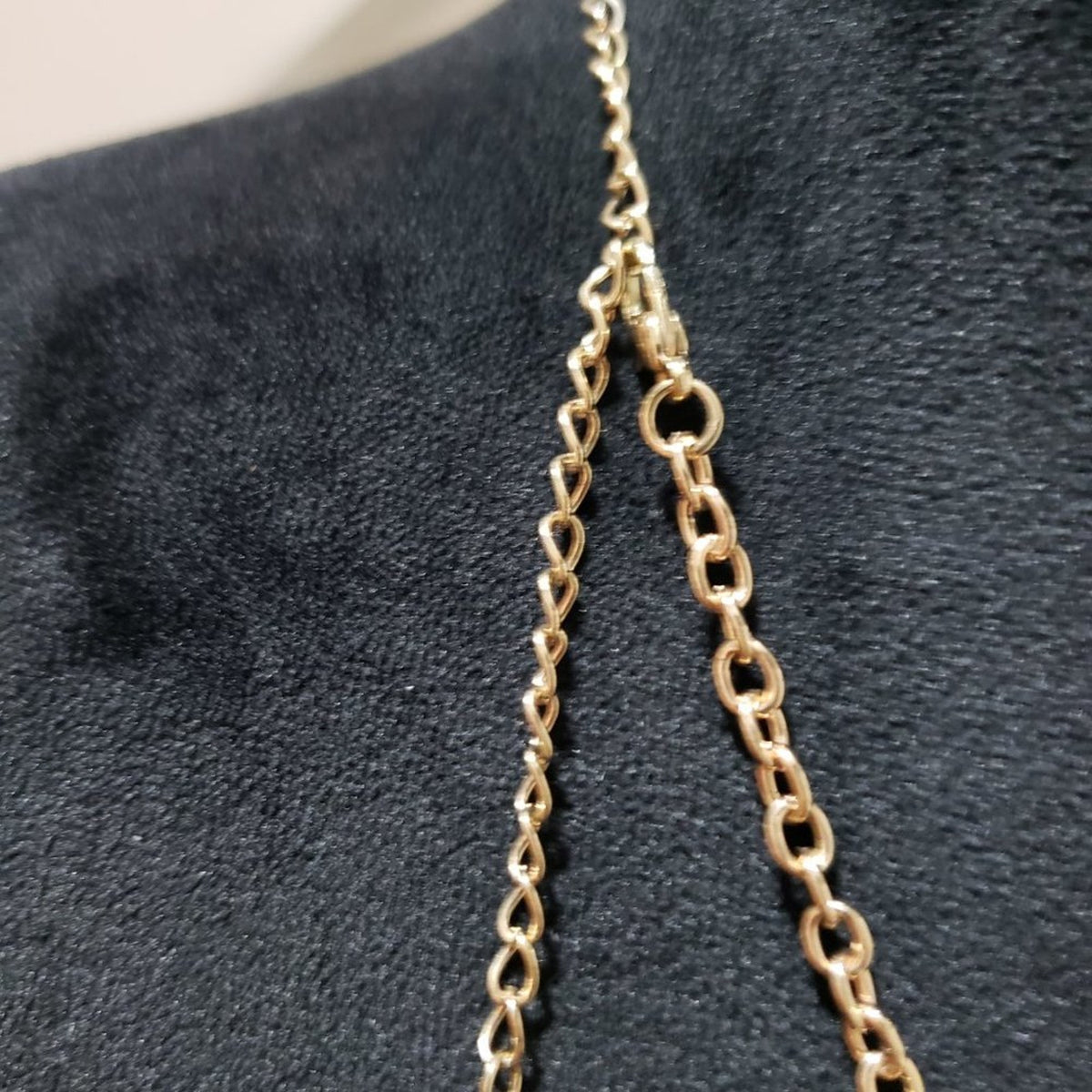 Womens Round Yellow Chunky Beaded & Gold Tone Chain Necklace