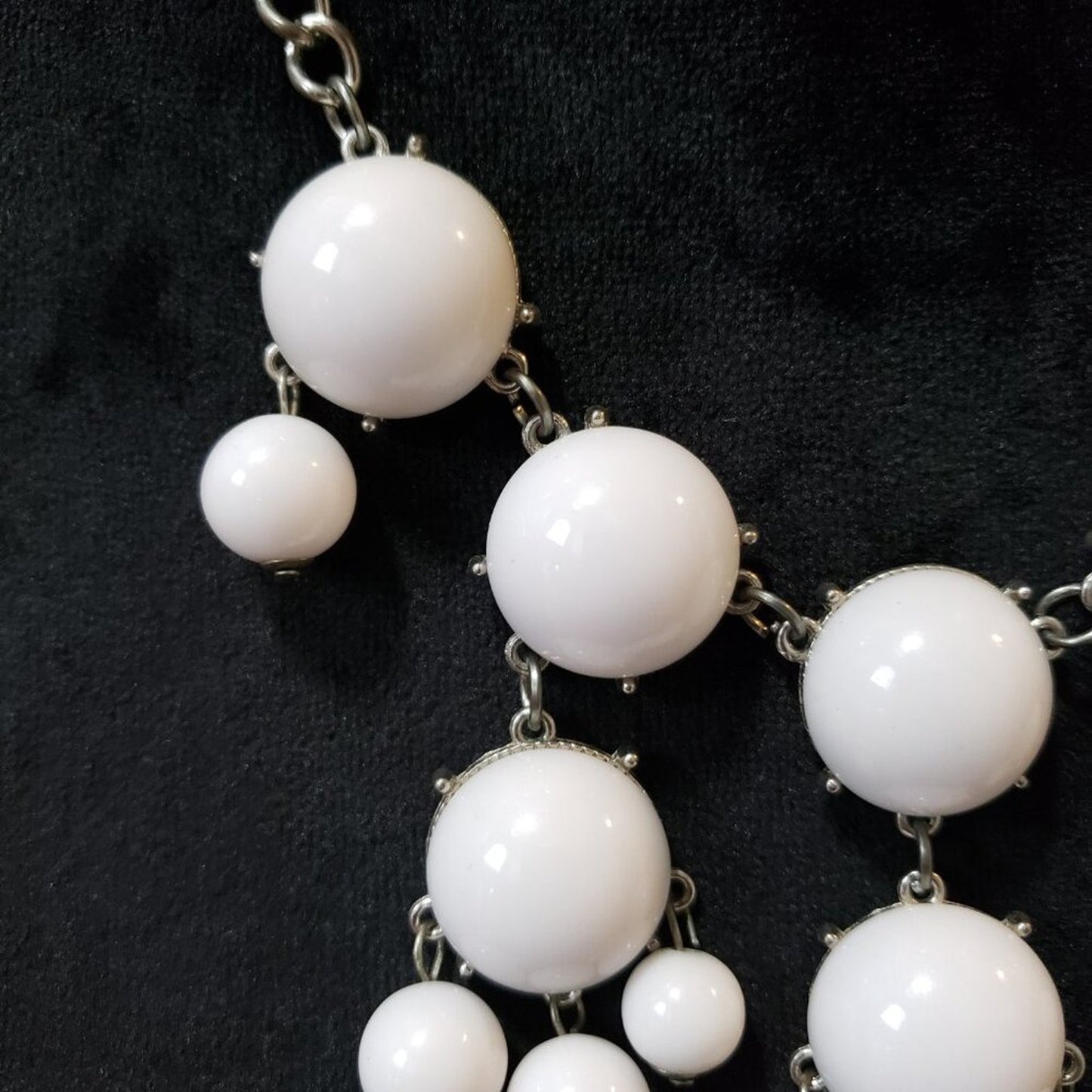 Women White Pearl Round Beaded Bib Statement Necklace Jewelry with Lobster Clasp