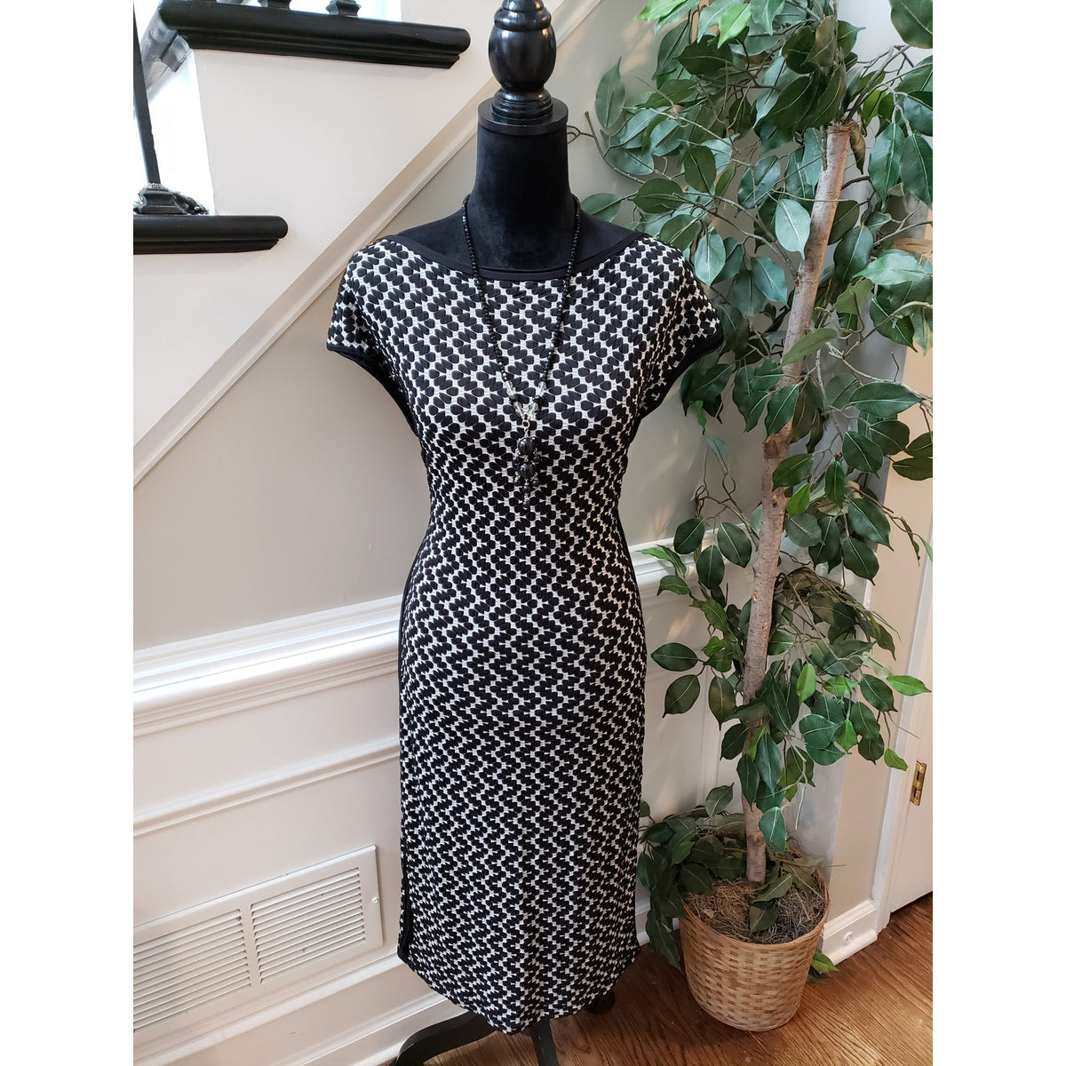 Max Studio Pencil Dress Women's XL Black White Geometric Cap Sleeve Boat Neck