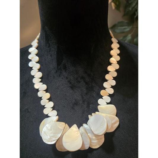 Women's Mother Of Pearl Teardrop Statement Necklace Elegant White Shell Jewelry