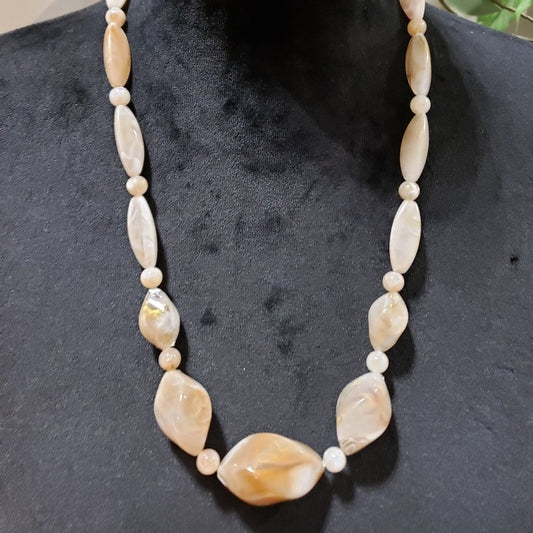 Women Fashion Natural Sea Snail Shape Shell Beads Collar Necklace w/ Spring Ring
