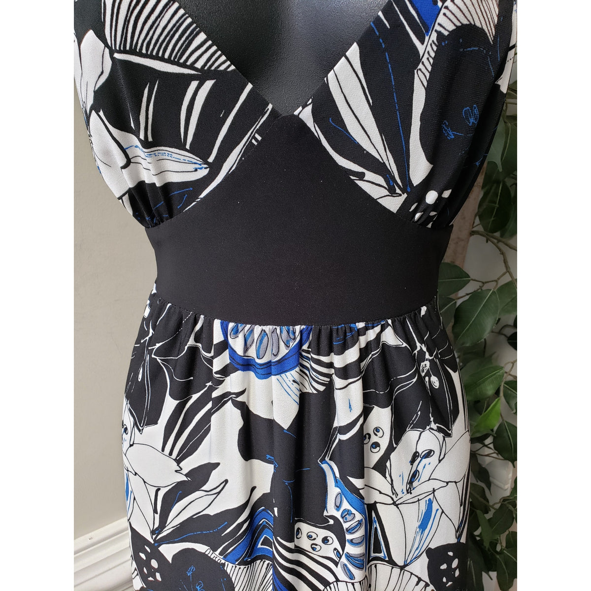 Tiana B. Long Maxi Dress Womens Size XL Black & White Sweetheart Neck Sleeveless