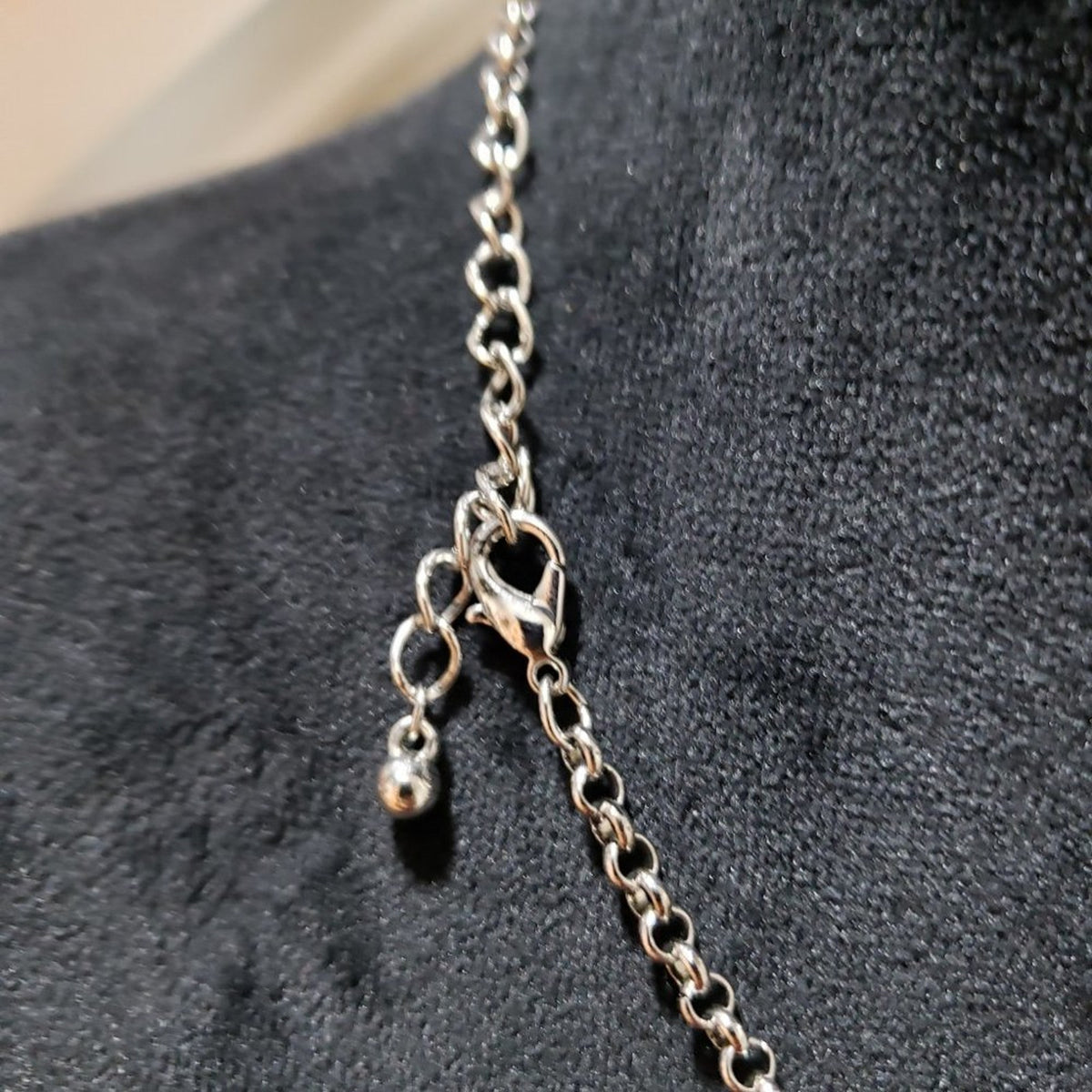 Womens Fashion Black Amethyst-Tone Chain Collar Necklace with Lobster Clasp