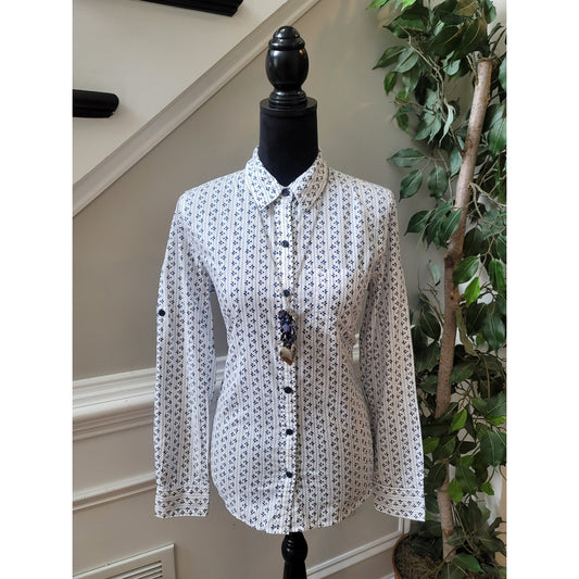 Patagonia Button Up Shirt Women's Size 6 White Blue Organic Cotton Long Sleeve