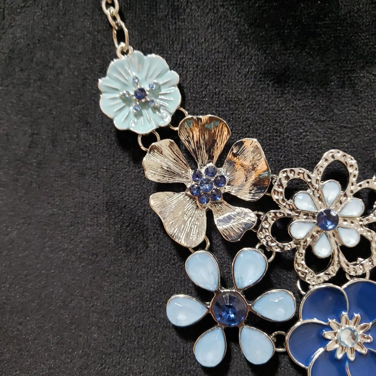 Women Fashion Rhinestone Multi Floral Statement Collar Necklace w/ Lobster Clasp