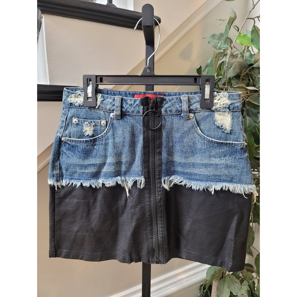 Signature Mini Skirt Womens Small Blue/Black Denim Faux Leather Fringe Zip Front