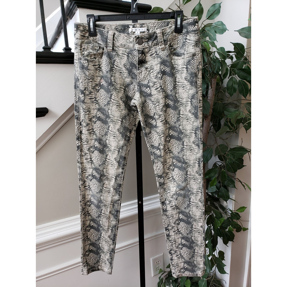 Cabi Pants Women 4 Multi Denim Animal Print Stretch Cotton Slim Fit Straight Leg