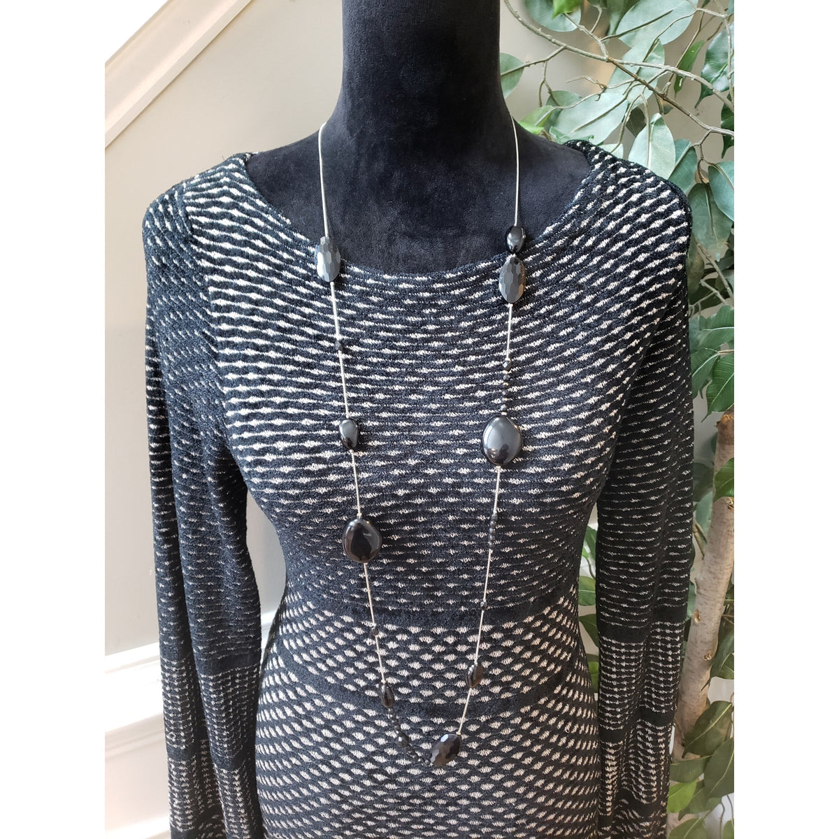 White House Black Market Shift Dress Women's Medium Black Round Neck Long Sleeve