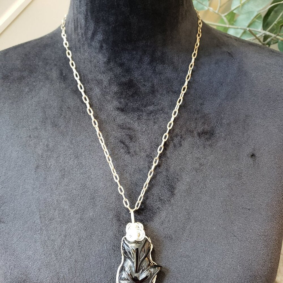 Womens Fashion Black Animal Pendant Necklace Jewelry with Lobster Clasp