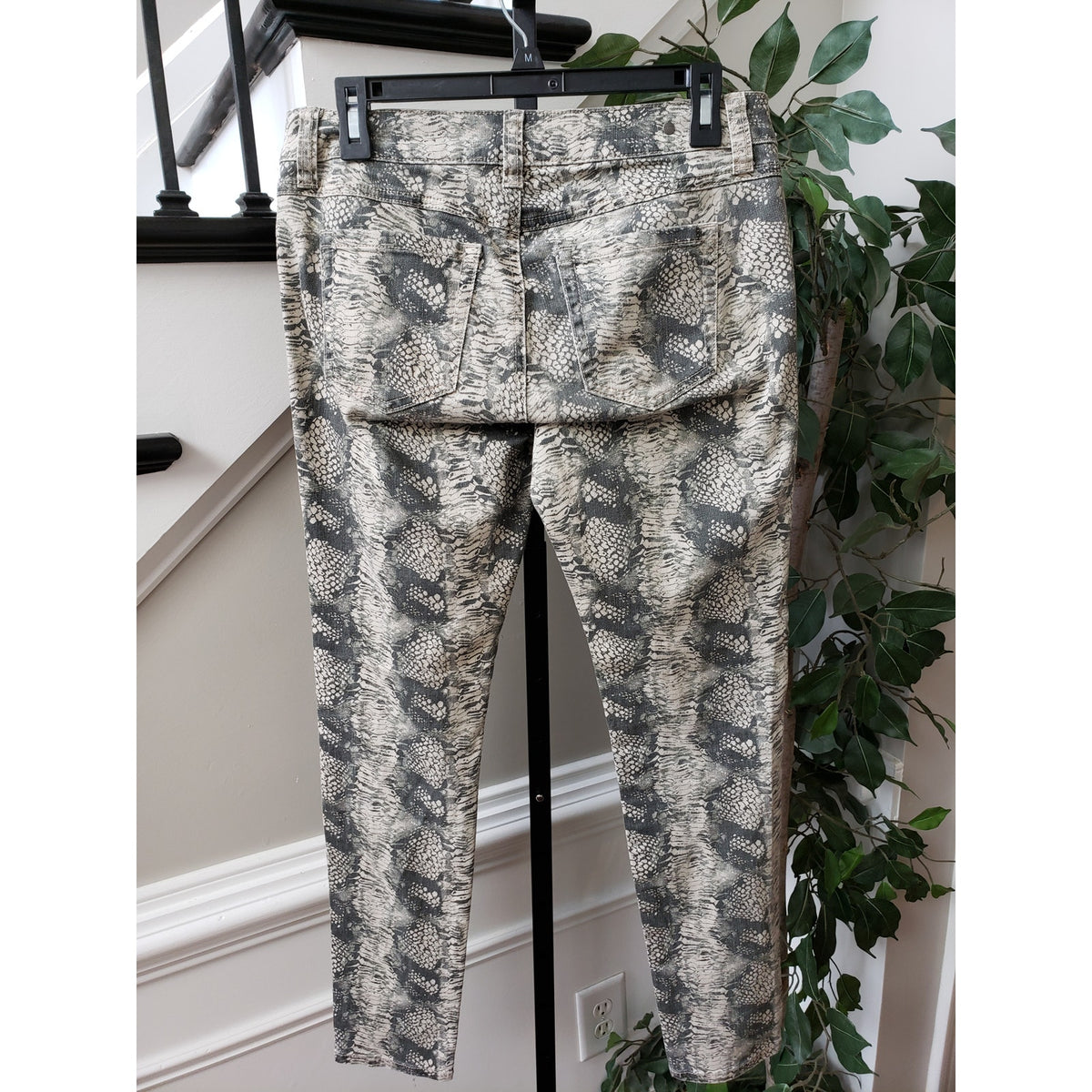 Cabi Pants Women 4 Multi Denim Animal Print Stretch Cotton Slim Fit Straight Leg