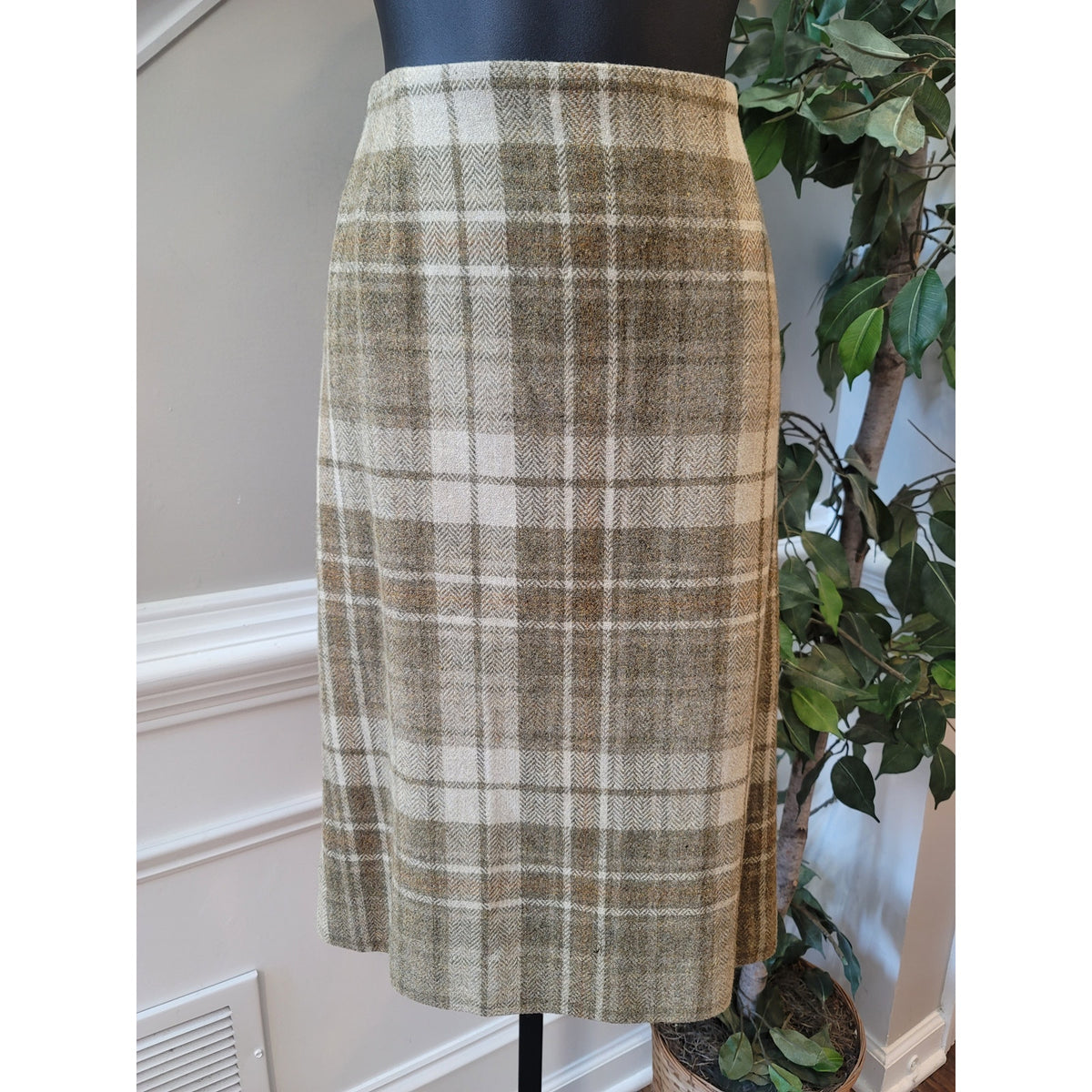 Jones New York Skirt Suit Women's SZ 16W Olive Green Herringbone Plaid Blazer