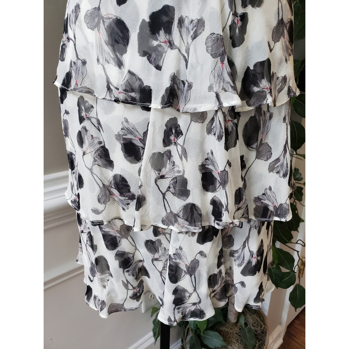 White House Black Market Fit & Flare Dress Womens 2 Floral Silk Off The Shoulder