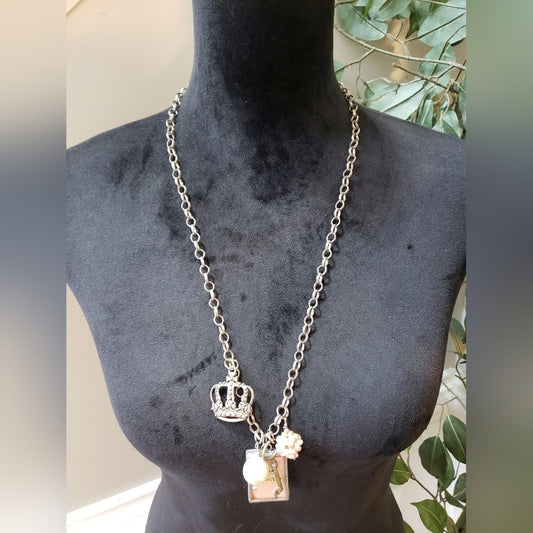 Women Fashion Silver Tone Royal Crown Key Pendant Necklace with Toggle Eye Clasp