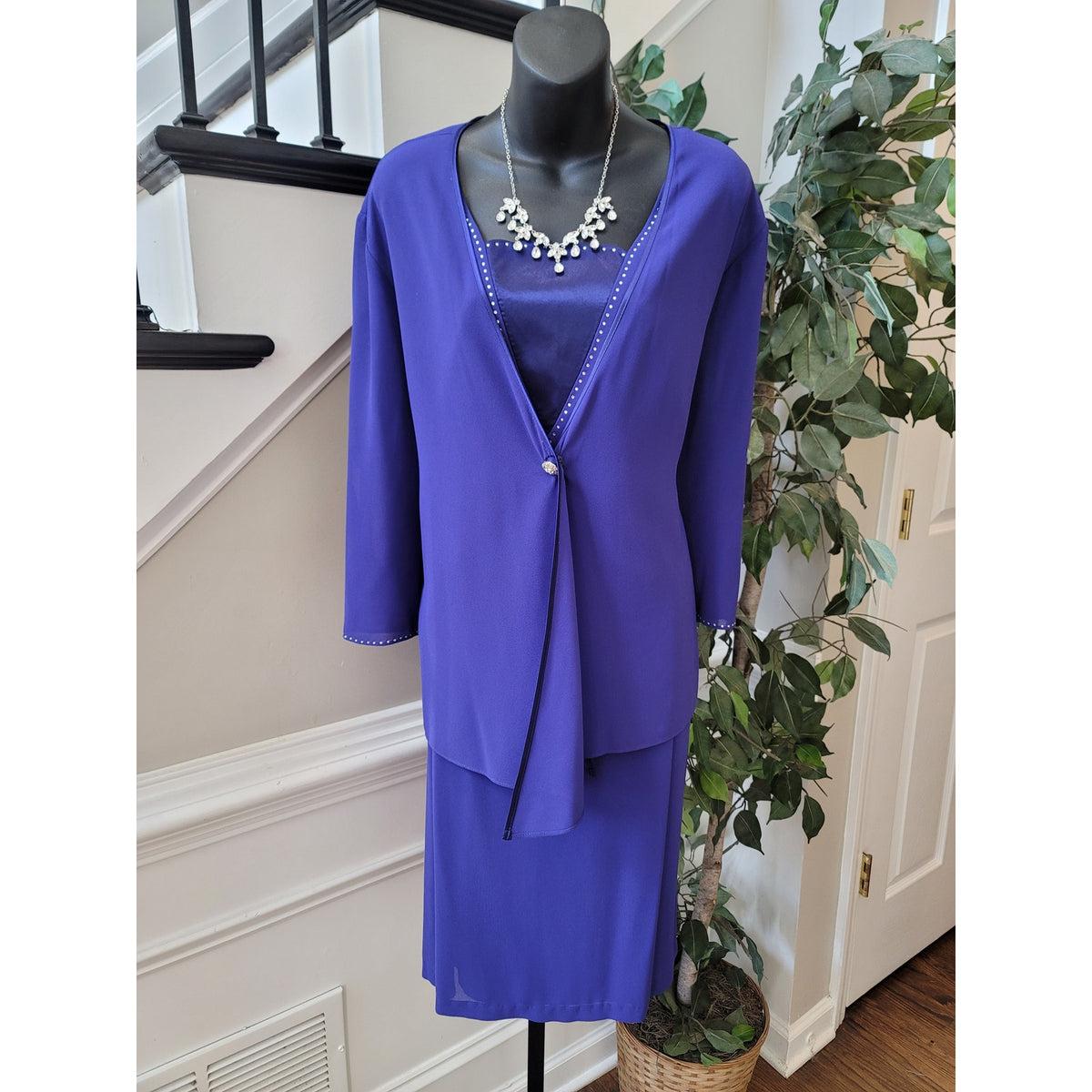 EY Boutique Skirt Suit Women's SZ 18 purple Rhinestone Button Front Back Zipper