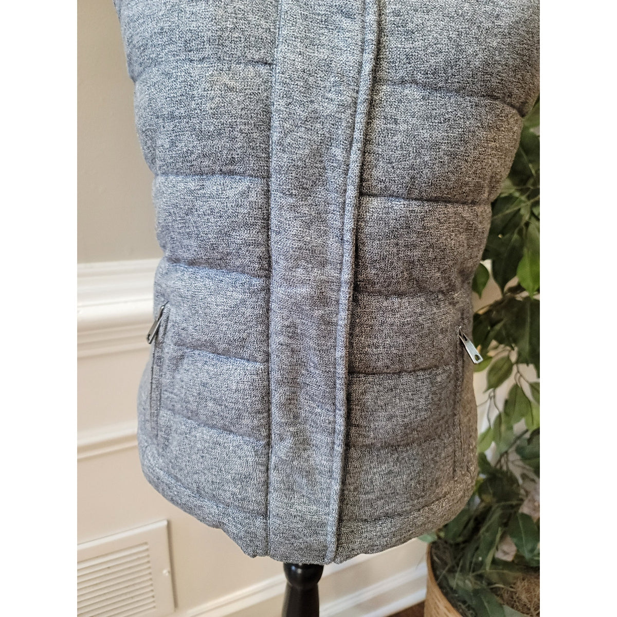 Banana Republic Puffer Vest Women's Small Gray Quilted Fleece Lined Front Zipper