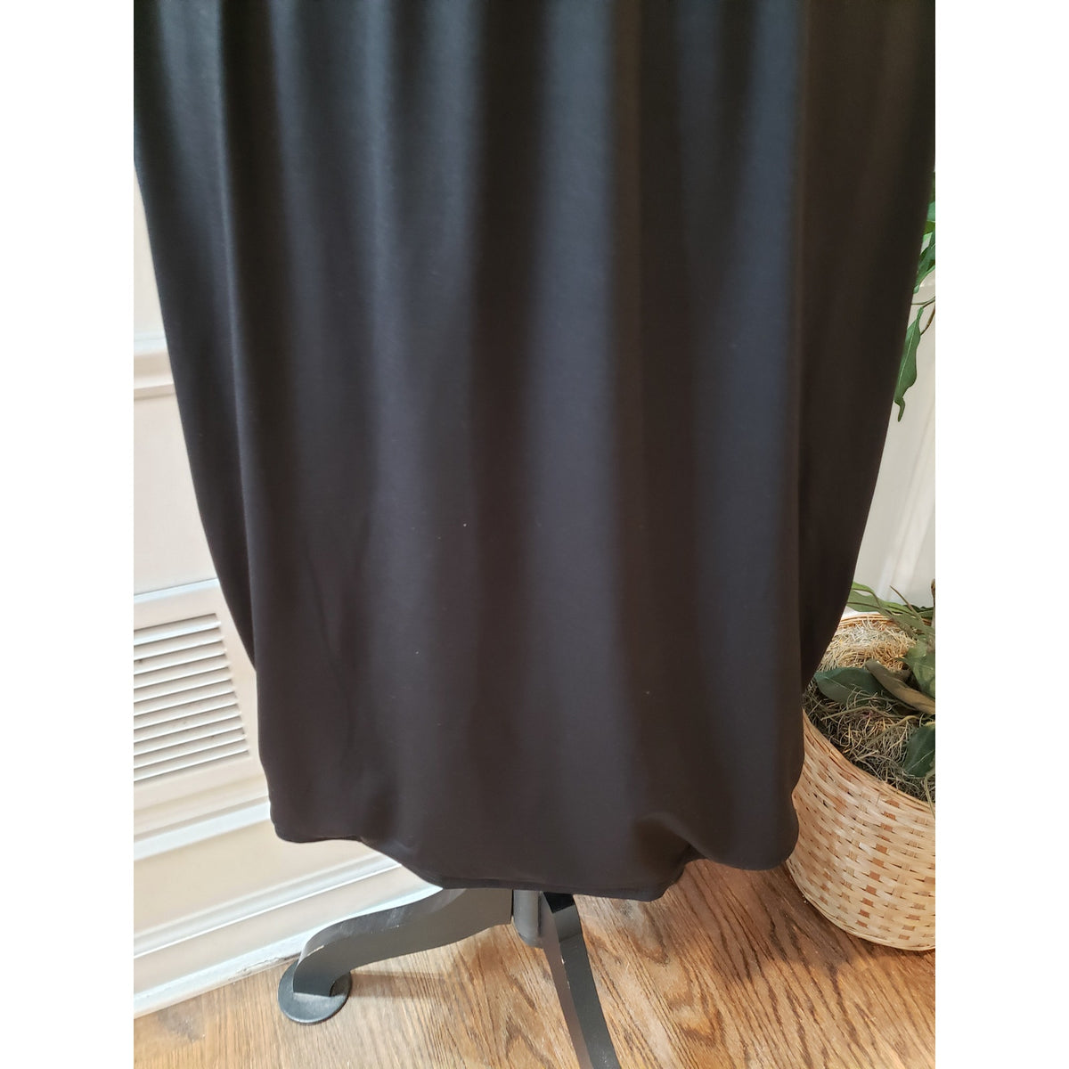 Fashion to Figure Wrap Dress Size 4 (2X) Black Plus Short Sleeve Stretch V Neck