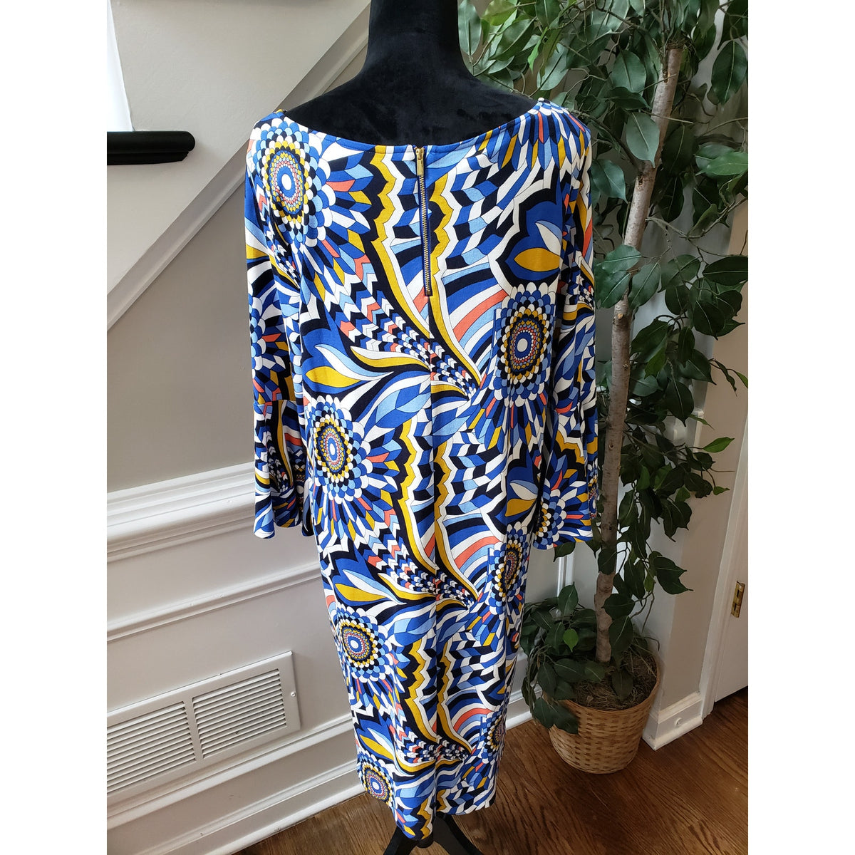 Crown & Ivy Sheath Dress Womens Large Multi Geo Print Rayon Long Sleeve Back Zip