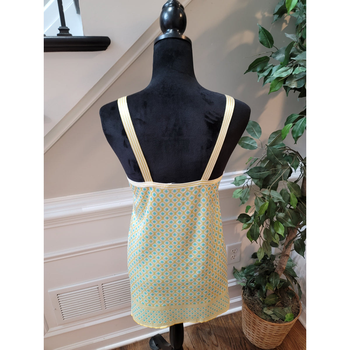 Zara Tank Top Women's Small Yellow/Blue Geometric Wide Straps V-Neck Sleeveless