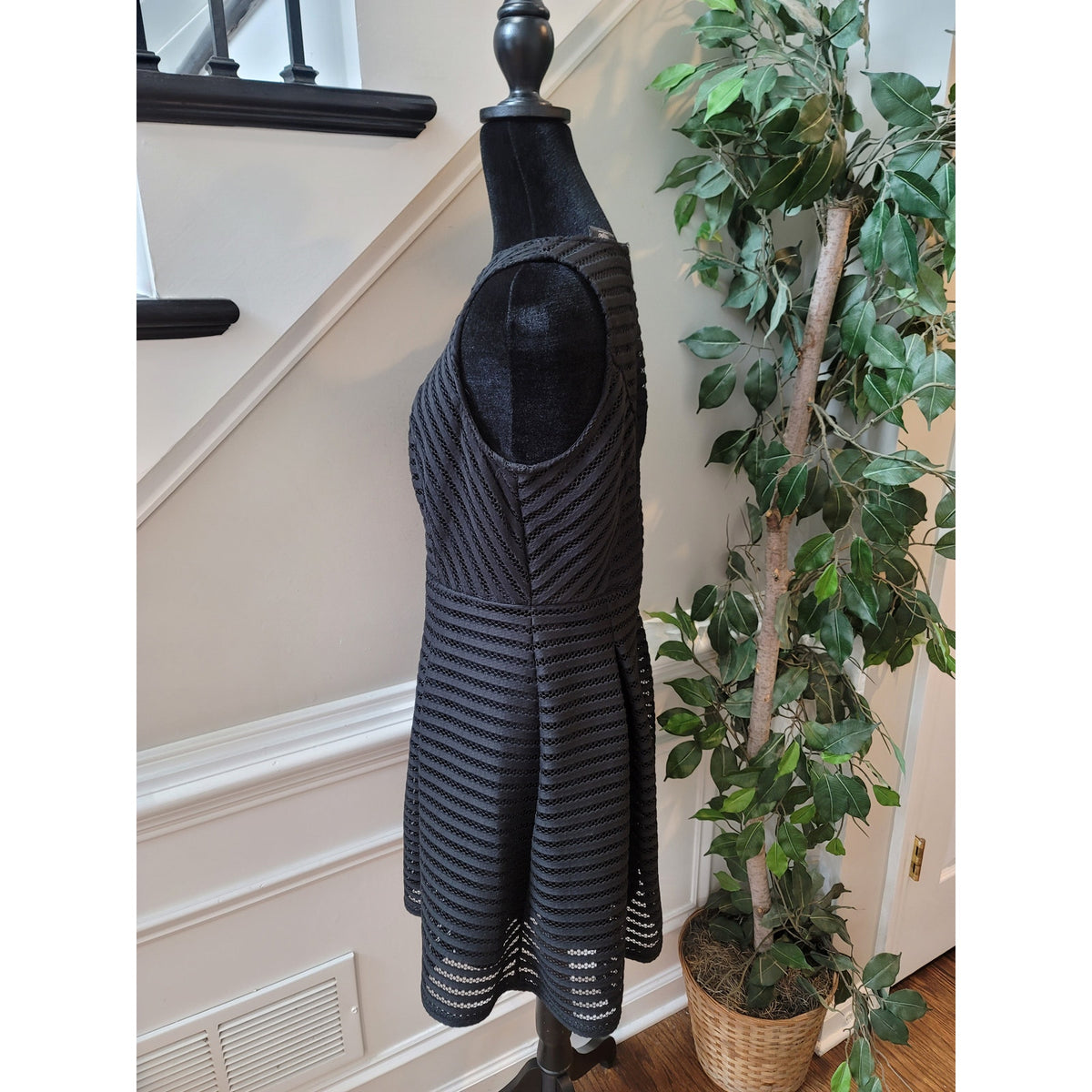 Mossimo Fit and Flare Dress Women Size Medium Black Textured Sleeveless Party