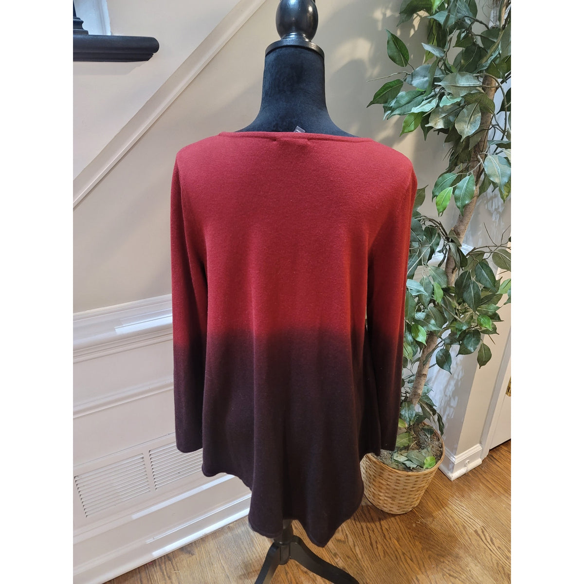 The Limited Tunic Sweater Women's Medium Red/Burgundy Ombre Asymmetrical Hem