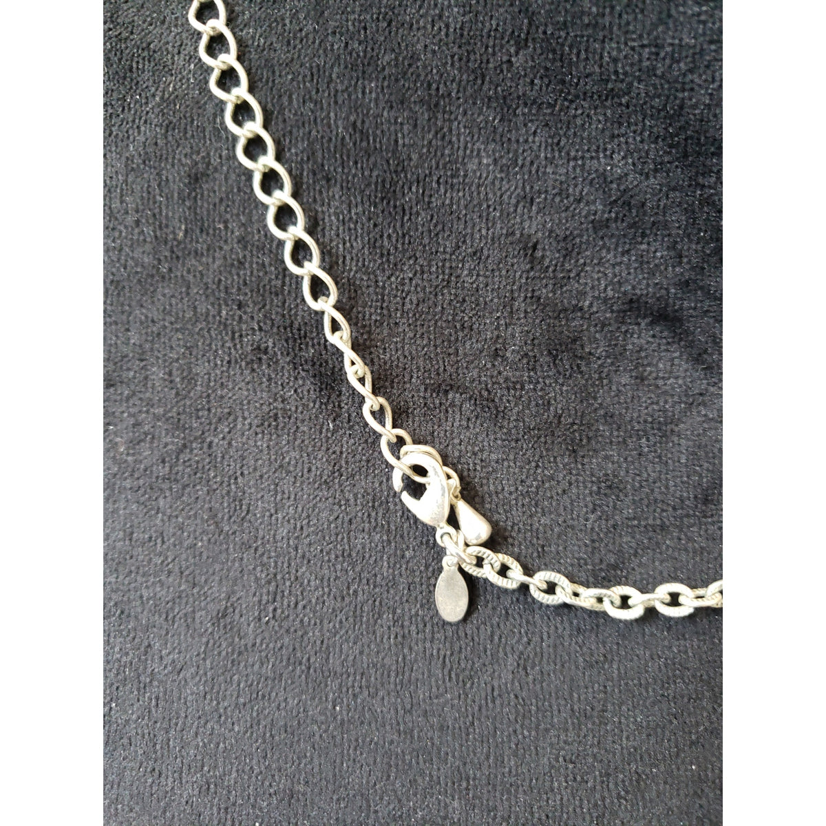 Vintage Silver Tone Floral Necklace Lace Design with Leaf & Flower Charms