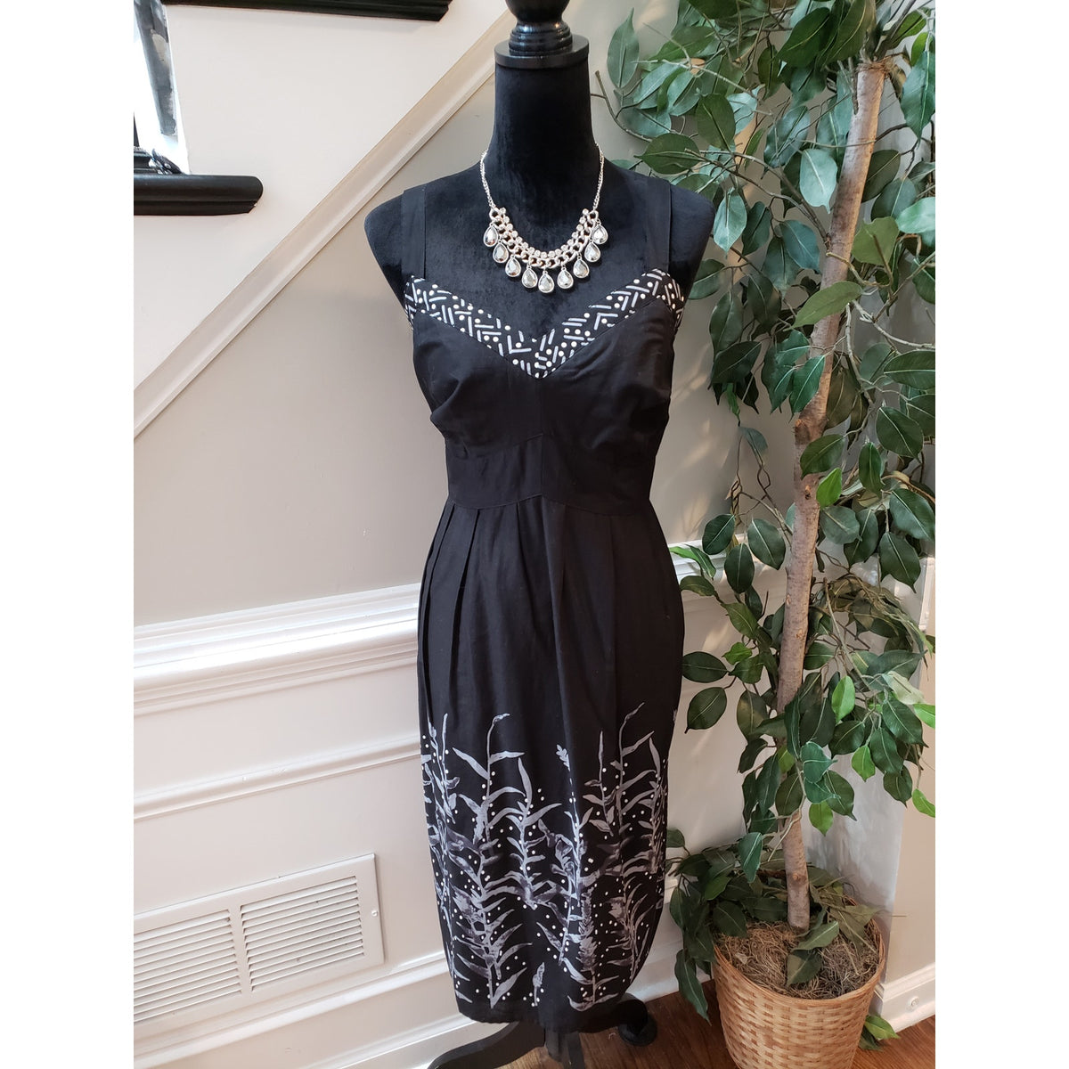 Lane Bryant Knee Length Dress Women's 16 Black Geo Print Sleeveless V Neck Lined