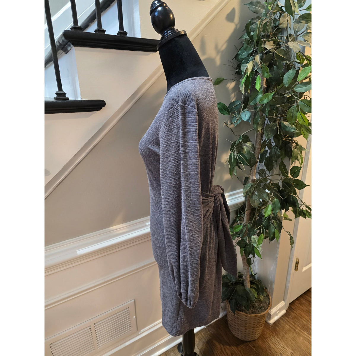 R Vivimos Knit Dress Women's Size Large Gray Solid Long Sleeves Crew Neck