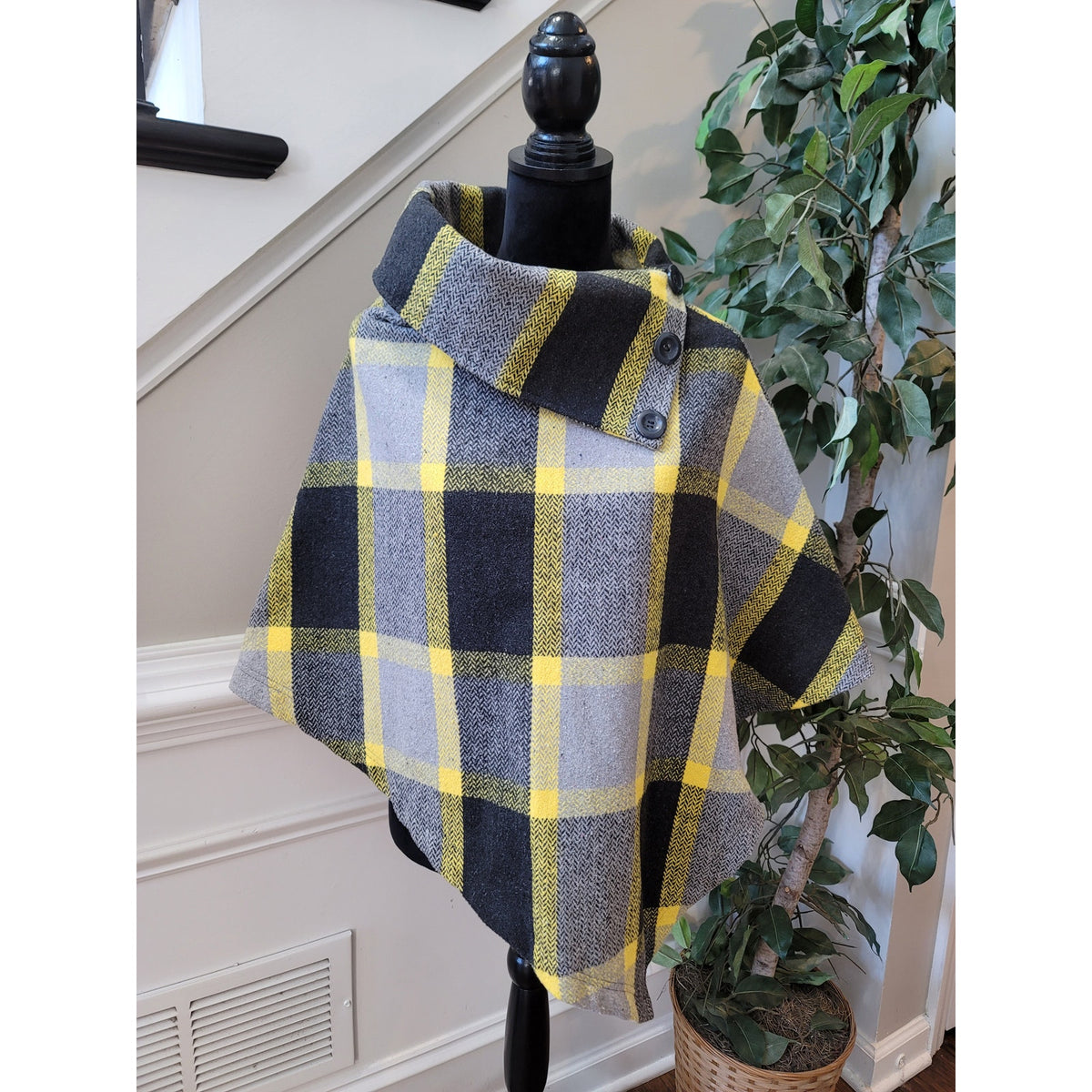 Last Kiss Poncho Cape Jacket Women Medium Yellow/Gray Herringbone Asymmetric Hem