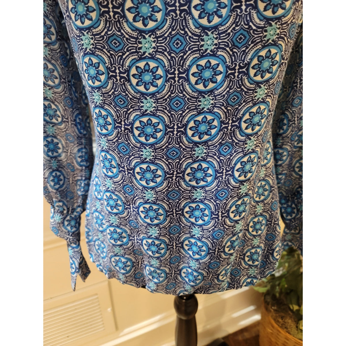 Charming Charlie Blouse S Multi Geometric Scoop Tie Long Sleeve Casual Pullover