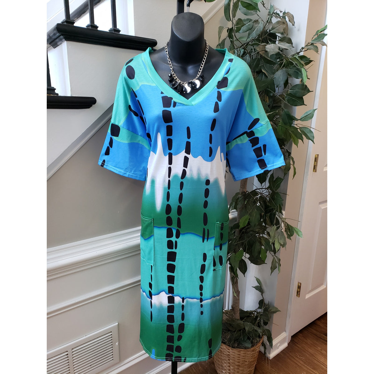 Abstract Tunic Dress Women Size XL Blue Green Short Sleeve V Neck Pockets Casual