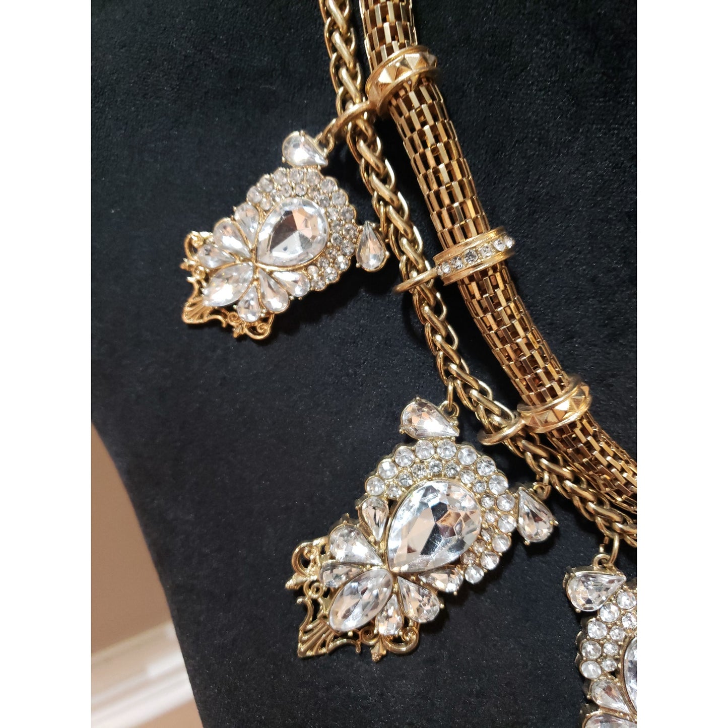 Women Gold Tone Sparkling Prong Set Crystals Rhinestone with Mesh Chain Necklace