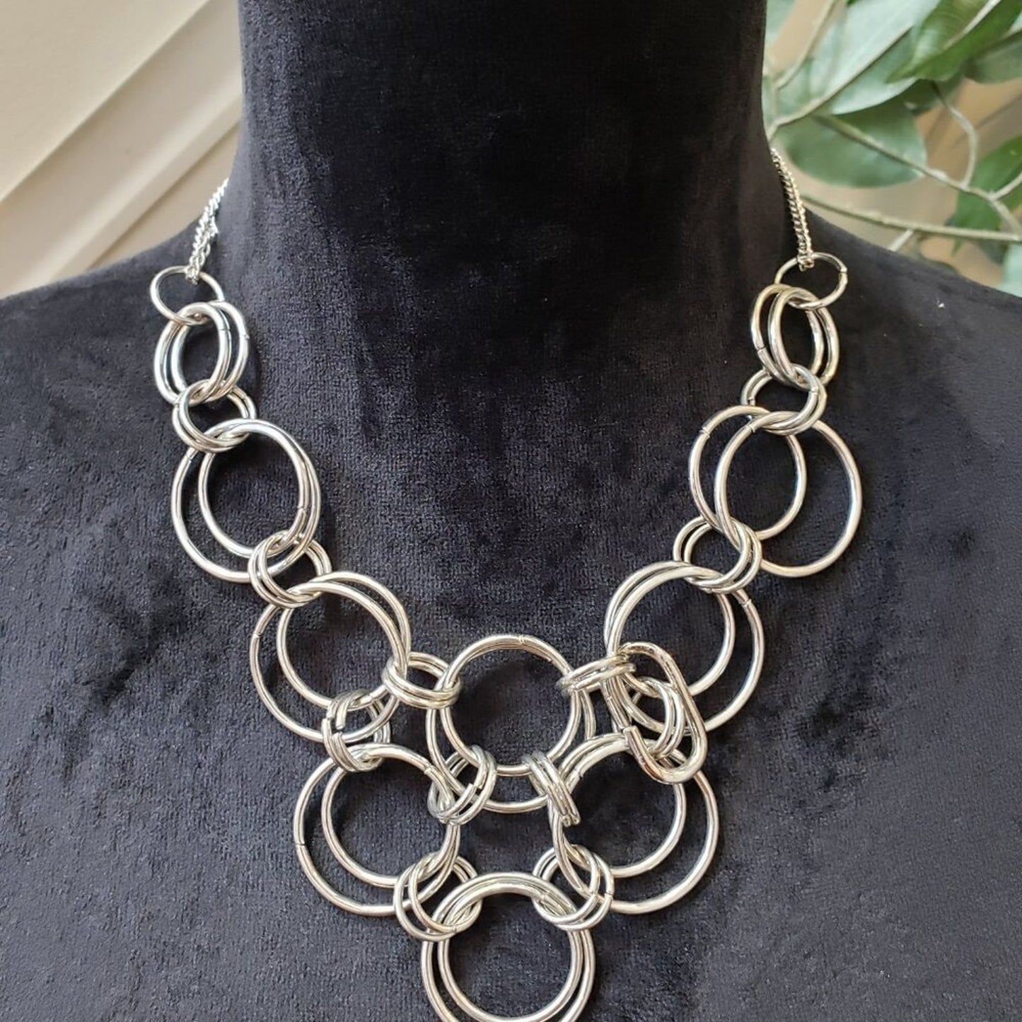 Womens Fashion Sliver Textured Circles Choker Necklace Jewelry with Lobster Clas