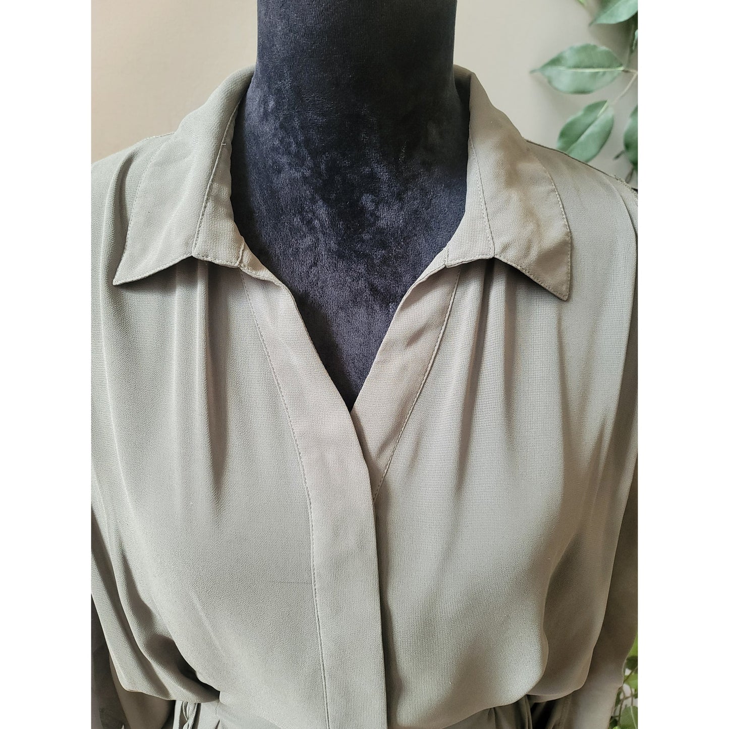 Chico's Blouse Women's Size 2 Large Olive Green Button Front Cold Shoulder