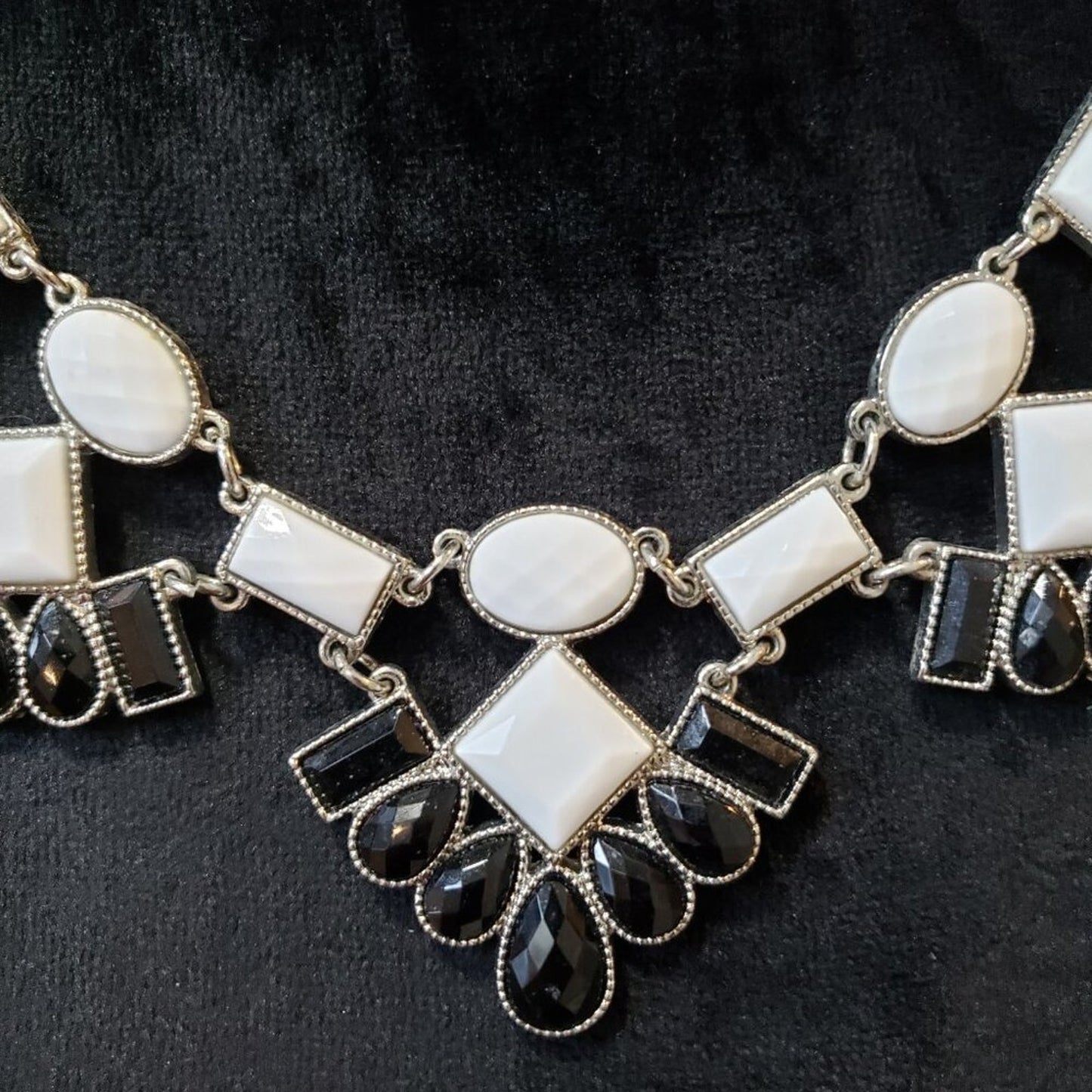 Womens Black White Beaded Silver Tone Chain Necklace Jewelry with Lobster Clasp