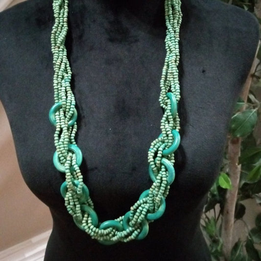 Women Fashion Boho Style Multistrand Green Color Beaded Long Necklace w/ Lobste