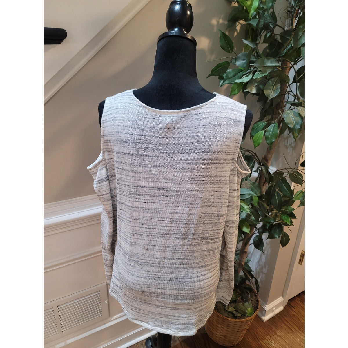 White House Black Market Wrap Sweater Womens Large White Space-Dye Cold Shoulder