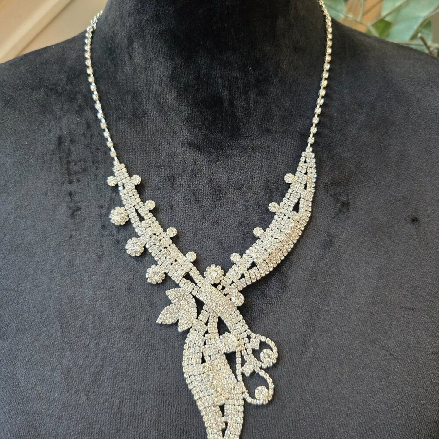 Womens Fashion Clear Crystal Bridal Statement Necklace with Lobster Clasp